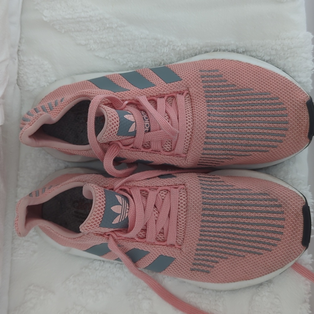 Pink/Coral Adidas Women’s 8.5